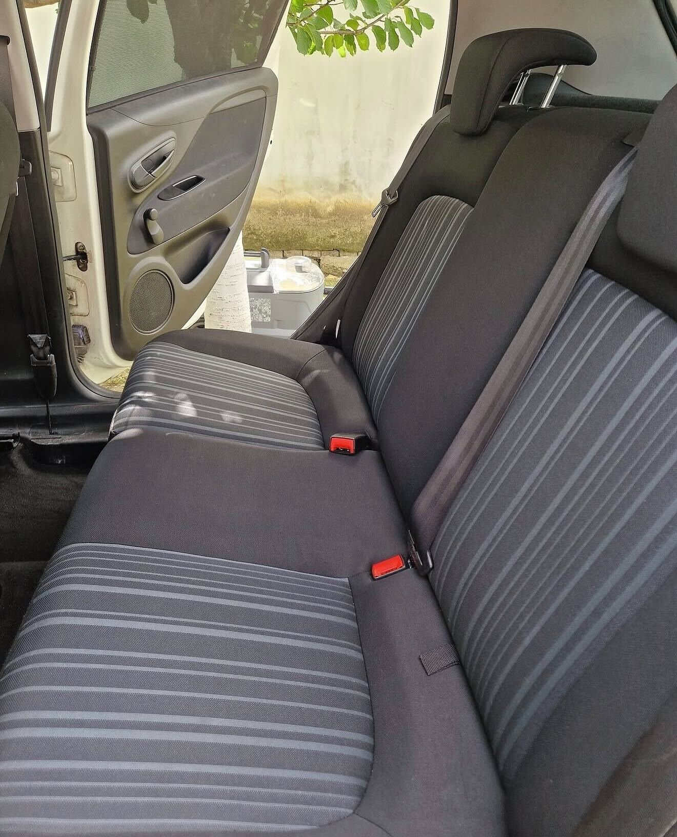 Dubinsko pranje auto sedišta i enterijera - ClearWave Zrenjanin